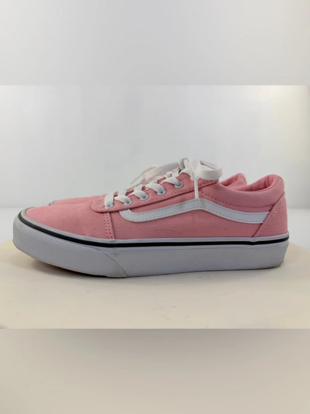 Vans‎ Women’s Pink Canvas Ward Low-Top Sneakers Skate Shoes w/ White Stripe Sz 6